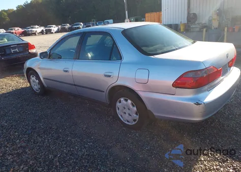 1998 Honda Accord Lx из США, поврежденный, VIN 1HGCG5645WA117500